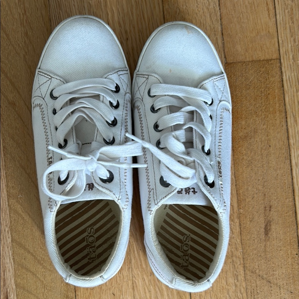 Taos Women’s Sneakers